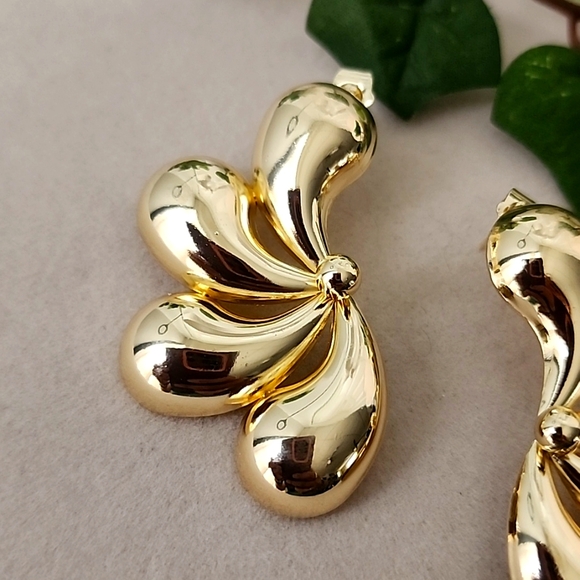 Gold Swirl Flower Post Earrings - Picture 5 of 11